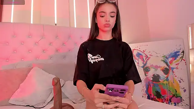 vega roux online show from October 12, 2025, 4:52 pm