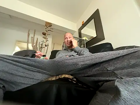 Snapshot of Germankink chatting on October 8, 2025, 9:55 am Germankink online show from October 8, 2025, 9:55 am