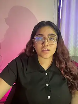 KathyGonzalez online show from December 5, 2025, 9:01 pm