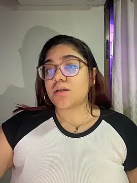 KathyGonzalez online show from November 14, 2025, 11:14 am