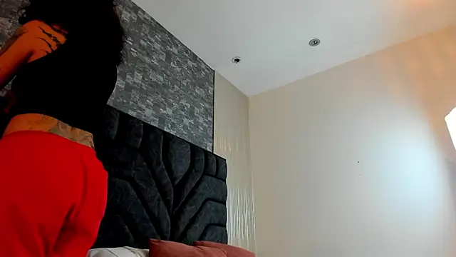 Snapshot of JuliaRose_ks chatting on October 29, 2025, 7:24 pm JuliaRose ks online show from October 29, 2025, 7:24 pm