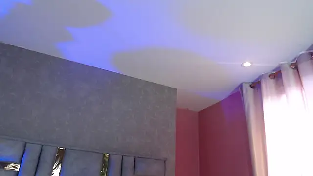 Snapshot of JuliaRose_ks chatting on January 12, 2026, 12:45 pm JuliaRose ks online show from January 12, 2026, 12:45 pm