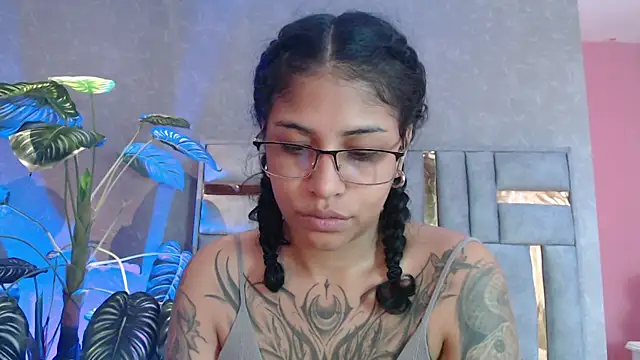 Snapshot of JuliaRose_ks chatting on January 8, 2026, 12:11 pm JuliaRose ks online show from January 8, 2026, 12:11 pm