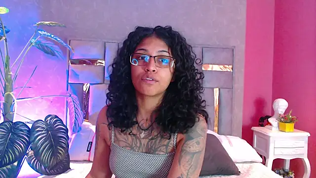 Snapshot of JuliaRose_ks chatting on January 13, 2026, 12:31 pm JuliaRose ks online show from January 13, 2026, 12:31 pm