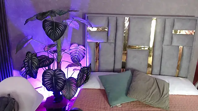 Snapshot of JuliaRose_ks chatting on December 3, 2025, 11:20 am JuliaRose ks online show from December 3, 2025, 11:20 am