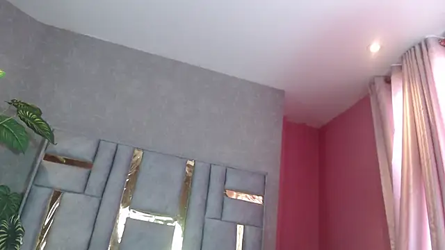 Snapshot of JuliaRose_ks chatting on December 18, 2025, 12:31 pm JuliaRose ks online show from December 18, 2025, 12:31 pm