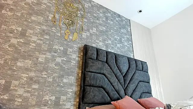 Snapshot of JuliaRose_ks chatting on October 21, 2025, 7:24 pm JuliaRose ks online show from October 21, 2025, 7:24 pm