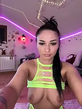 Snapshot of SelenaBee chatting on May 28, 2026, 10:54 am SelenaBee online show from May 28, 2026, 10:54 am