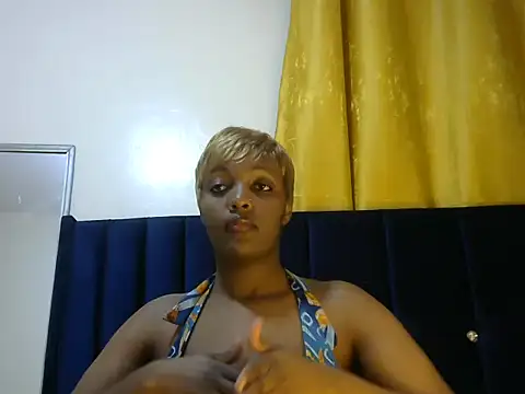 Snapshot of Sexy_lla chatting on September 14, 2025, 1:28 am Sexy lla online show from September 14, 2025, 1:28 am