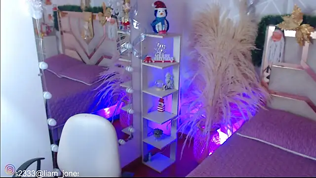 Snapshot of Jonesliam23 chatting on December 15, 2025, 7:20 pm Jonesliam23 online show from December 15, 2025, 7:20 pm