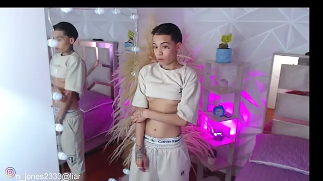 Snapshot of Jonesliam23 chatting on September 26, 2025, 6:15 pm Jonesliam23 online show from September 26, 2025, 6:15 pm