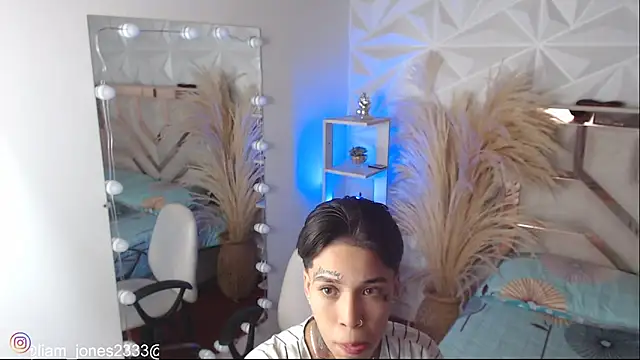 Snapshot of Jonesliam23 chatting on October 28, 2025, 10:31 pm Jonesliam23 online show from October 28, 2025, 10:31 pm