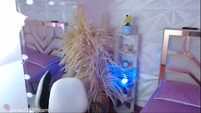 Snapshot of Jonesliam23 chatting on September 21, 2025, 7:08 pm Jonesliam23 online show from September 21, 2025, 7:08 pm