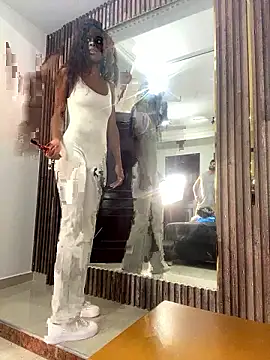 adaraSmiith online show from January 17, 2026, 12:53 pm