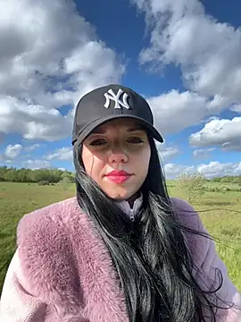 Snapshot of Vanesskaa chatting on May 12, 2026, 4:46 pm Vanesskaa online show from May 12, 2026, 4:46 pm