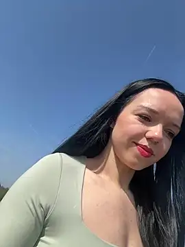 Vanesskaa online show from April 8, 2026, 10:28 am