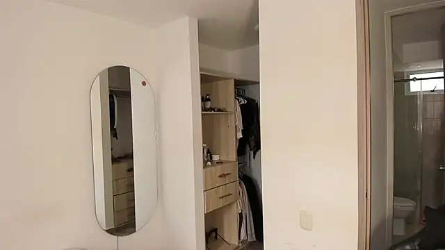 rose scottt online show from April 17, 2026, 9:17 pm