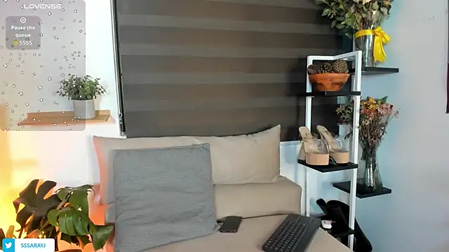 Snapshot of Saraycum chatting on November 11, 2025, 10:47 pm Saraycum online show from November 11, 2025, 10:47 pm