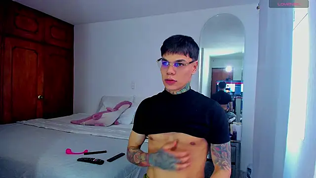 Jordyrodriiguez online show from January 15, 2025, 9:41 pm