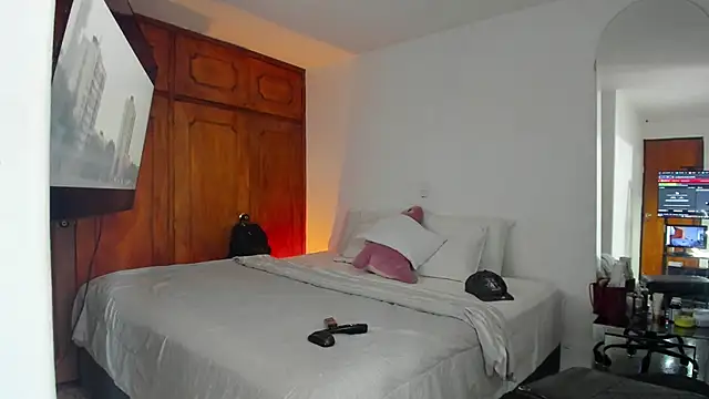 Jordyrodriiguez online show from February 27, 2025, 8:31 pm