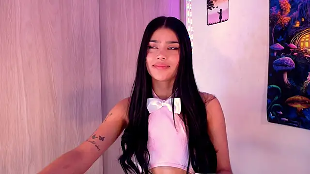 CatrinaRossi online show from November 26, 2025, 7:58 pm