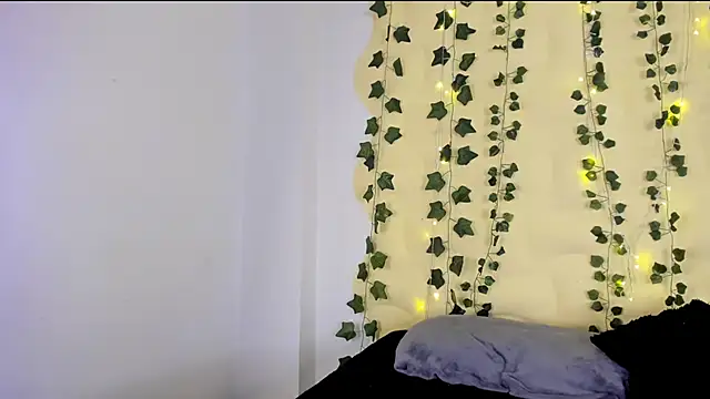 Snapshot of Natasha_Nasty2 chatting on March 13, 2025, 9:16 pm Natasha Nasty2 online show from March 13, 2025, 9:16 pm