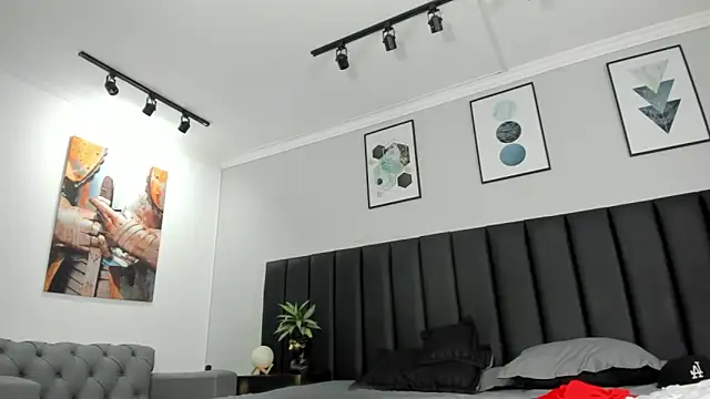 ANGEL NICOLAS online show from January 6, 2025, 10:26 pm