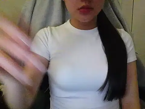 Yin-girl online show from December 2, 2025, 5:14 pm