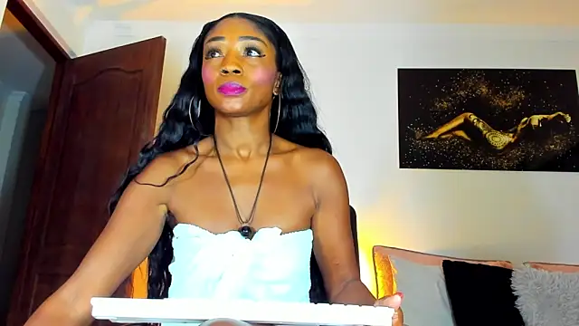 KimberlyBanks2 online show from November 18, 2025, 10:18 am