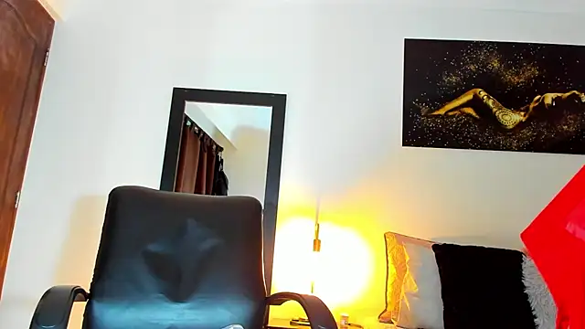 KimberlyBanks2 online show from November 11, 2025, 3:18 pm