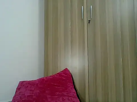 PrettyPrincess14 online show from October 11, 2025, 7:04 pm