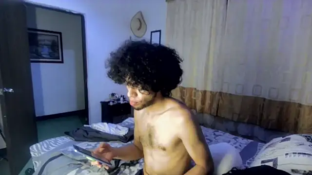 Snapshot of sweet_tippot chatting on February 25, 2025, 3:20 am sweet tippot online show from February 25, 2025, 3:20 am