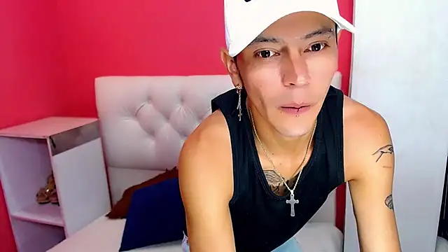 Snapshot of _snopyy_ chatting on February 18, 2025, 7:52 pm  snopyy  online show from February 18, 2025, 7:52 pm