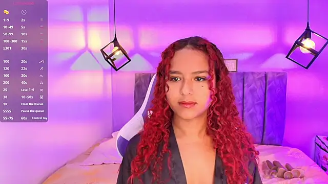 Snapshot of Sophiee_Velvet chatting on September 19, 2025, 12:42 pm Sophiee Velvet online show from September 19, 2025, 12:42 pm