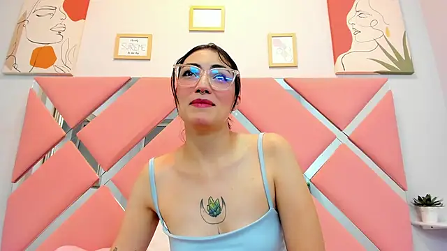Snapshot of ThailyCherry chatting on March 21, 2025, 7:35 pm ThailyCherry online show from March 21, 2025, 7:35 pm