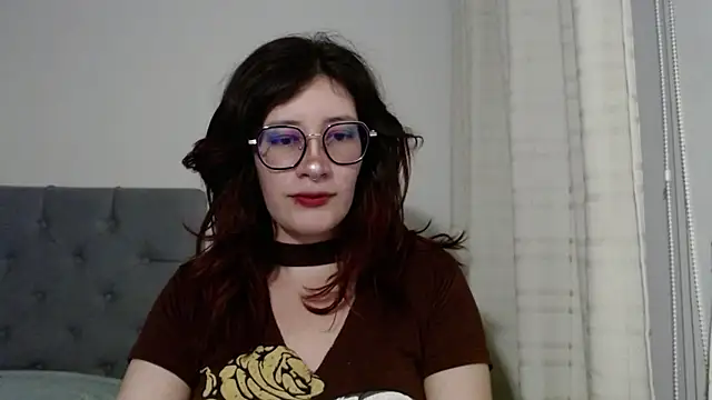 mariana124- online show from February 4, 2025, 7:33 pm