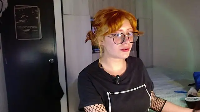 mariana124- online show from December 14, 2025, 1:12 am