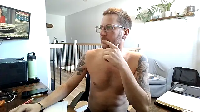 Bigdicktrav902 online show from February 10, 2025, 4:25 pm