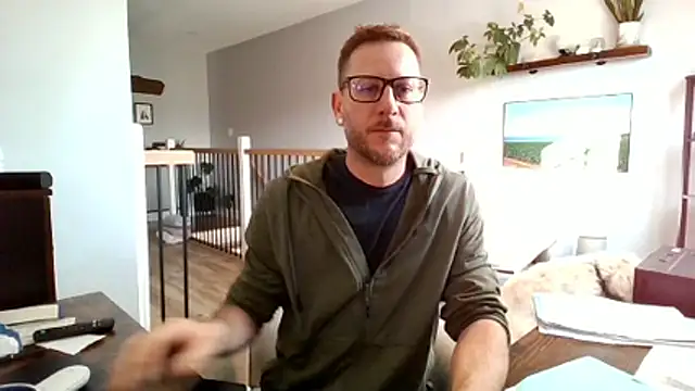 Bigdicktrav902 online show from April 7, 2026, 12:07 pm