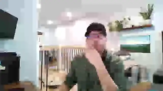 Bigdicktrav902 online show from March 30, 2026, 11:33 am