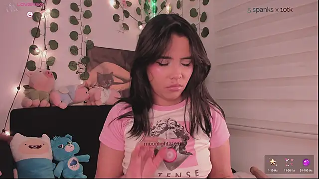 moonliiiight1 online show from January 16, 2026, 1:09 am