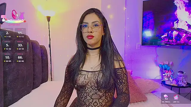 Snapshot of Maya_Bluee chatting on April 23, 2026, 8:10 pm Maya Bluee online show from April 23, 2026, 8:10 pm
