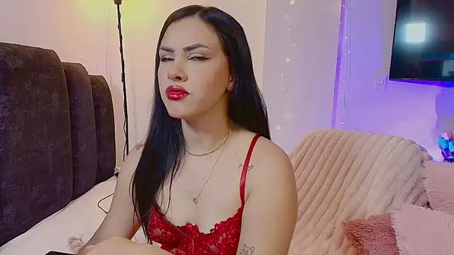 Snapshot of Maya_Bluee chatting on May 6, 2026, 8:13 pm Maya Bluee online show from May 6, 2026, 8:13 pm