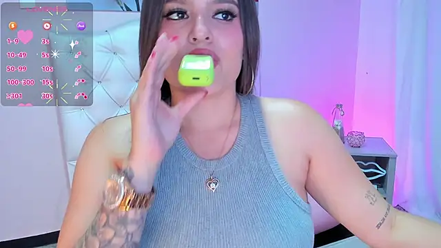 ellarosee  online show from February 16, 2025, 10:22 pm