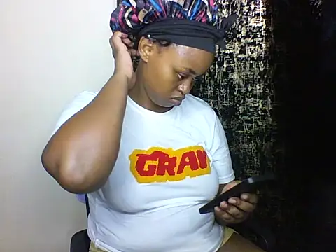Snapshot of Candii_wet_ chatting on March 11, 2025, 5:13 pm Candii wet online show from March 11, 2025, 5:13 pm