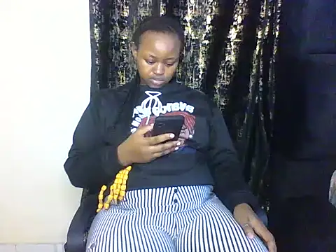 Snapshot of Candii_wet_ chatting on February 20, 2025, 2:57 pm Candii wet online show from February 20, 2025, 2:57 pm