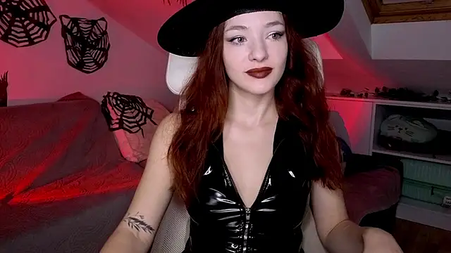 MiaRouge online show from October 27, 2025, 3:40 am