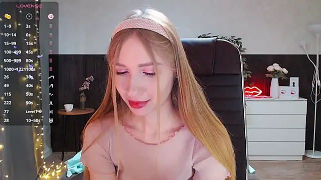 Snapshot of Cutie_Annie chatting on February 26, 2025, 5:13 am Cutie Annie online show from February 26, 2025, 5:13 am