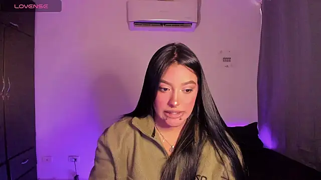 Snapshot of Mariana_Hasper_ chatting on June 18, 2026, 6:24 pm Mariana Hasper online show from June 18, 2026, 6:24 pm
