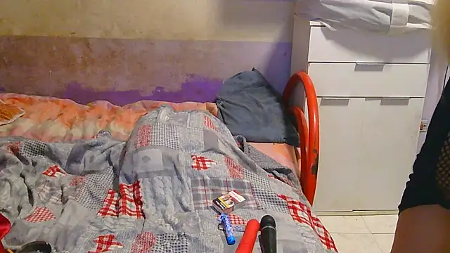 Snapshot of couplemilf2 chatting on January 10, 2025, 8:15 pm couplemilf2 online show from January 10, 2025, 8:15 pm